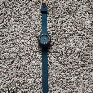Black and gold watch